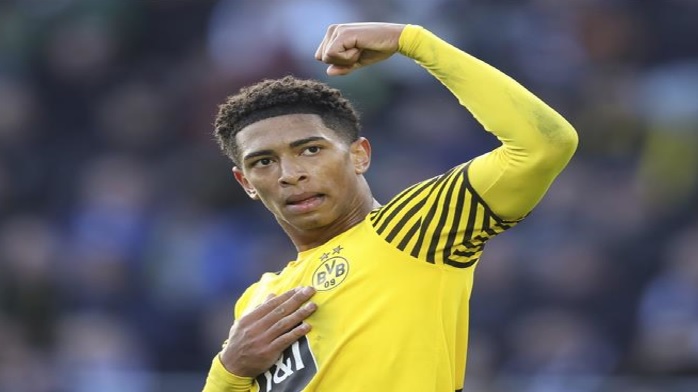 هل حسم ريال مدريد صفقة بيلينغهام؟ هذا ما كشفته احدى الصحف