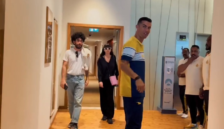 تصرف لافت لكريستيانو رونالدو بعد مقابلته طفلاً سورياً..هذا ما فعله