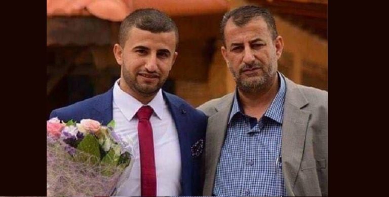 الاحتلال يعتقل والد الشهيد معتز الخواجة وأخيه