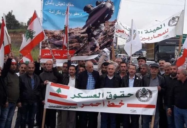 العسكريون المتقاعدون: التحركات لن تنتهي إلا بتحقيق المطالب