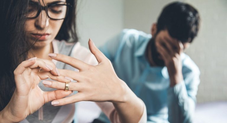 ارتفاع في نسب الطلاق: من يدقّ ناقوس الخطر؟