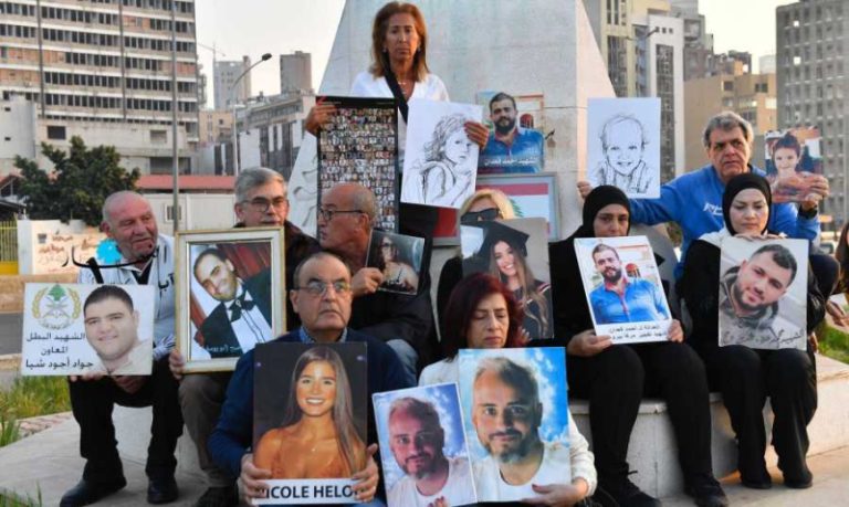 أهالي ضحايا المرفأ ينفذوا وقفتهم الشهرية