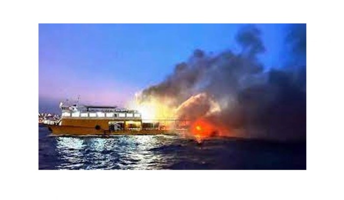 حريق داخل عبارة تركية وسقوط إصابات