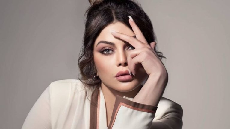 بالفيديو..هيفاء وهبي تقلق جمهورها: “انشالله ما إمرض بهالبرد”