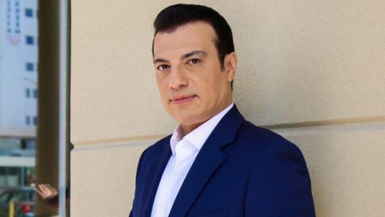 بالفيديو.. ايهاب توفيق يبكي بعد الحديث عن والدته