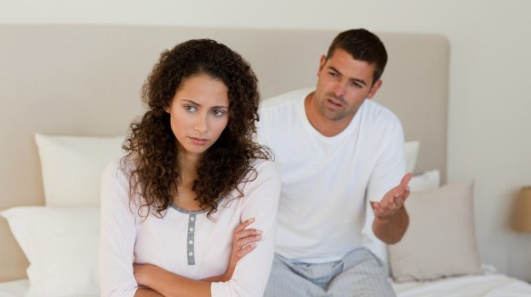 نصائح للسيدات لكيفية التعامل مع الزوج البخيل
