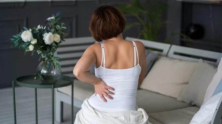 للسيدات.. ما الفرق بين عدوى المثانة والمسالك البولية؟