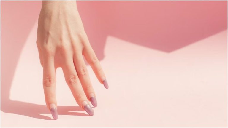 صيحة جديدة للمناكير.. كيف يمكن تطبيقها؟