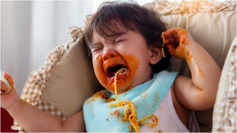 نصائح لكيفية تعامل الأم مع مشاكل طفلها