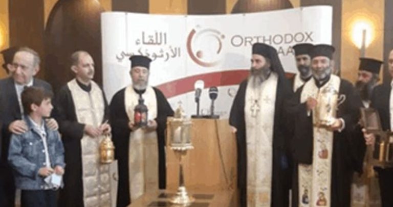 وصول الشعلة المقدسة إلى مطار بيروت