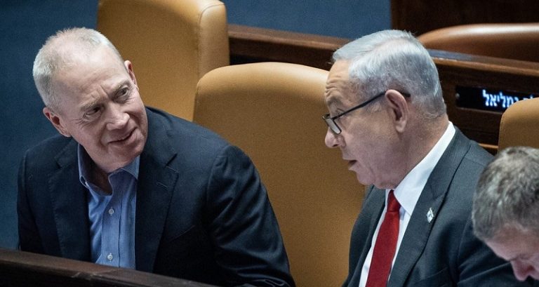 نتنياهو يسحب إقالة وزير الدفاع.. والأخير يعتذر