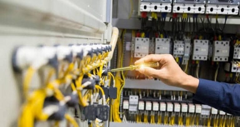 هل يرتفع دولار الكهرباء الى 104 آلاف ليرة؟