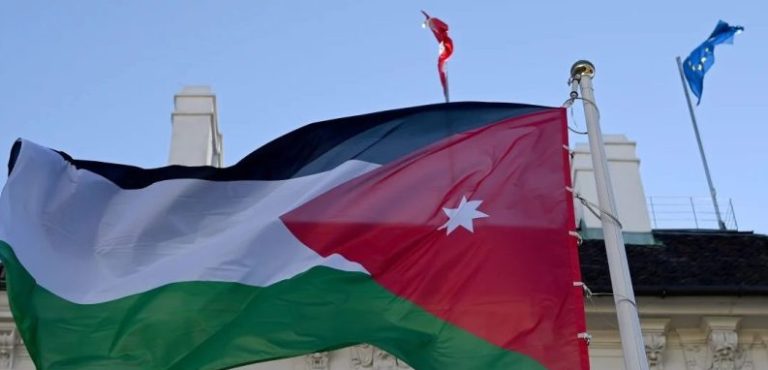 الاحتلال يحتجز نائباً أردنياً بتهمة تهريب ذهب وأسلحة