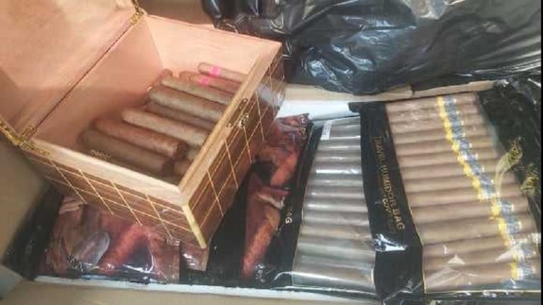 “الريجي” تضبط مصنوعات تبغية مهربة ومزورة في بعلبك