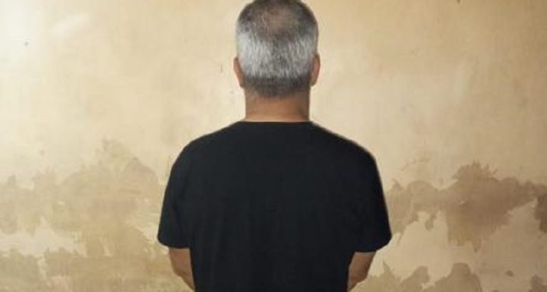 سارق 60 ألف دولار من المنازل.. بقبضة الأمن