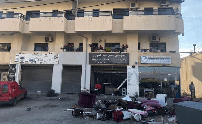 بالفيديو.. طرد سوريين من منازلهن في بلدة القليعة