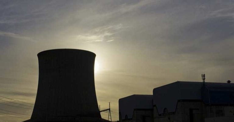 إحباط سعودي من واشنطن بشأن برنامج للطاقة النووية