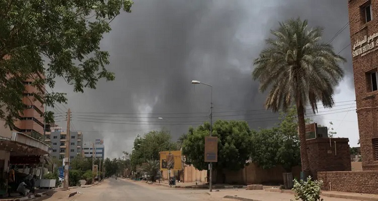السودان: مقتل ما لا يقل عن 97 مدنياً منذ اندلاع الاشتباكات