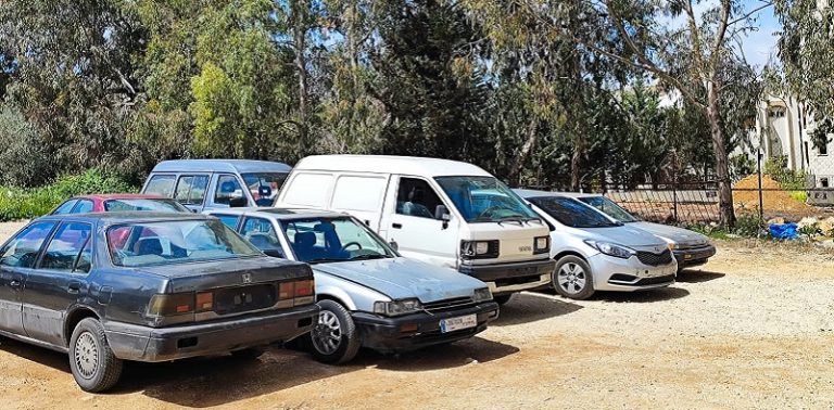 سيارات مسروقة