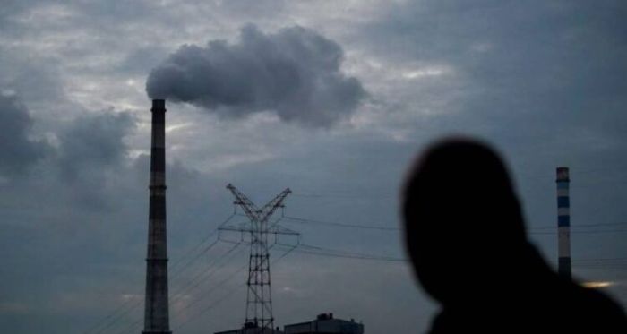 روسيا تستعد للإستثمار بالصلب والنفط والبتروكيماويات الإيرانية