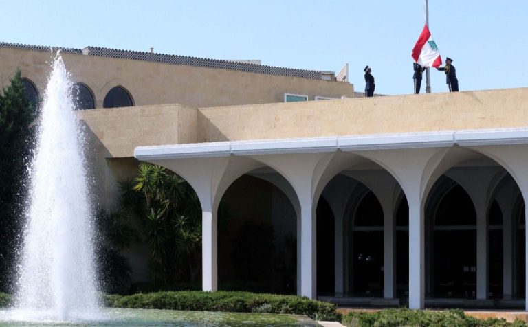 الرئاسة تنتظر “الفرج الآتي من الشرق”!