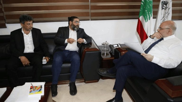 الابيض ونقابة المصورين