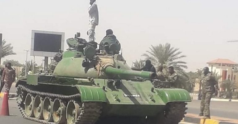 بالفيديو: اشتباكات عنيفة في السودان.. والخرطوم ساحة دم