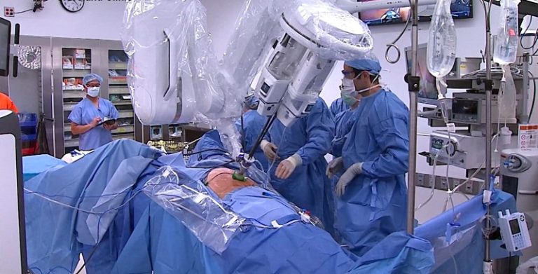 فقط تخدير.. طبيبان أجريا 1000 عملية جراحية كاذبة