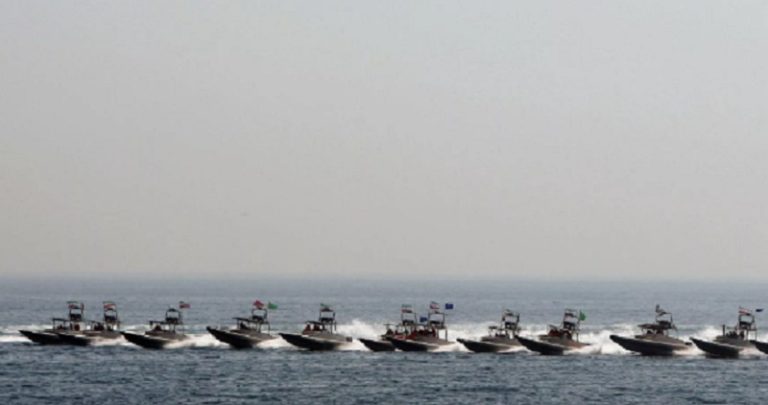 بالفيديو: عروض بحرية عسكرية دعماً للقدس