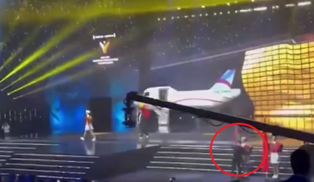 بالفيديو: بسبب حرق علم.. خلاف أرميني ـ أذربيجاني جديد