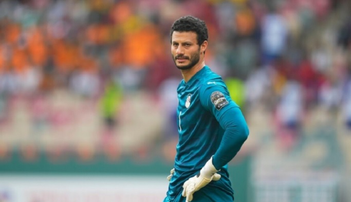 فيديو.. لهذا السبب فرض عقوبة صارمة بحق حارس الأهلي المصري