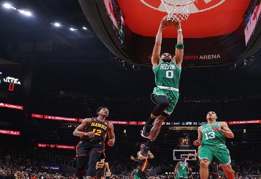 بوسطن يٌقصي اتلانتا هوكس في دوري السلة الاميركي