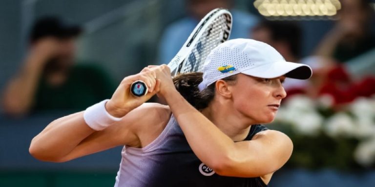 بطولة مدريد للتنس: فوز شفيونتيك وخروج ريباكينا