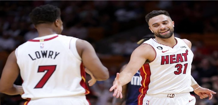 ميامي يبقي على حظوظه بالتأهل المباشر للبلاي اوف