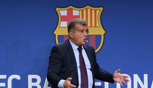 لابورتا يتوجه لرئيسي الفيفا واليويفا.. ماذا طلب منهما؟