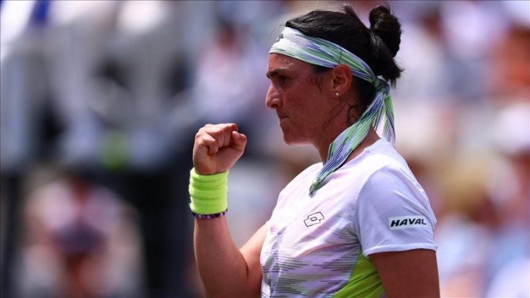 انس جابر تثأر من السويسرية بنتشيتش وتحرز لقب دورة تشارلستون