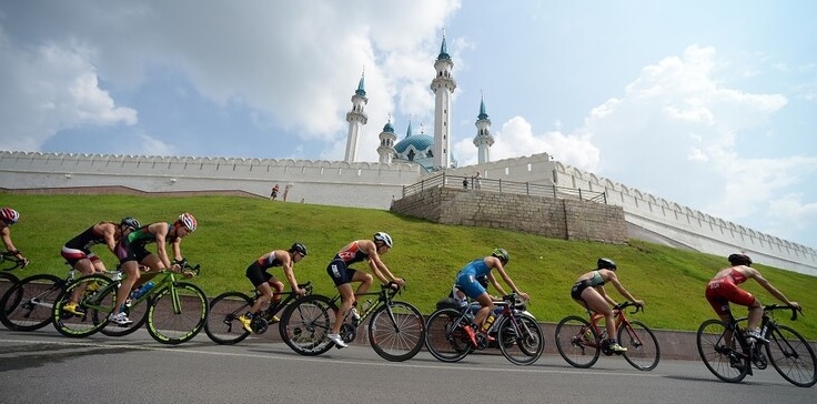 الترياتلون.. رفع الحظر عن مشاركة الرياضيين الروس في البطولات الدولية