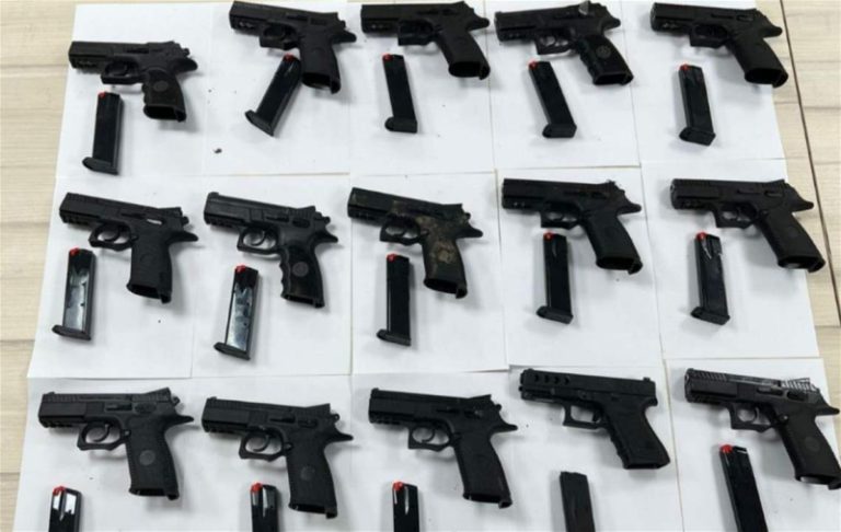 جيش الإحتلال يضبط مسدسات مهربة في الأغوار