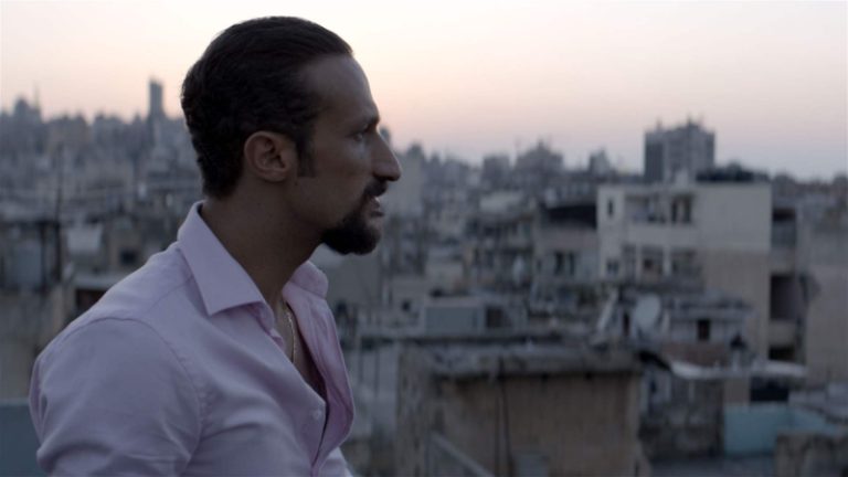 بالصور والفيديو.. الممثل اللبناني آلان سعادة يتعرض للضرب في البترون