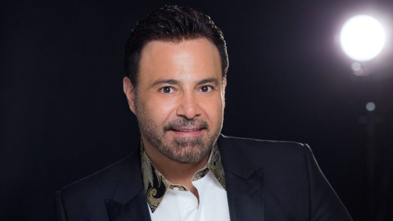 بالصورة.. الرومانسية تجمع عاصي الحلاني وزوجته