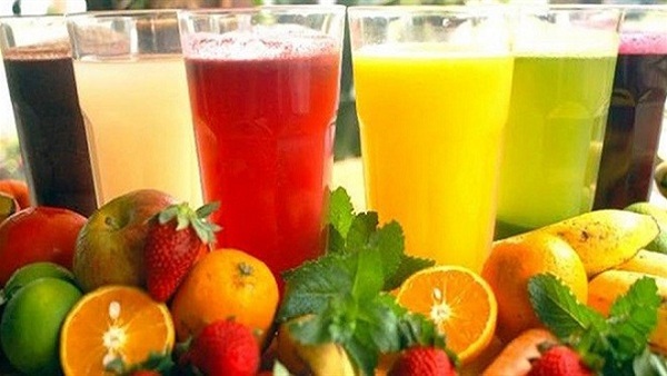 اختصاصية تغذية تحذر من شرب العصير على مائدة الإفطار