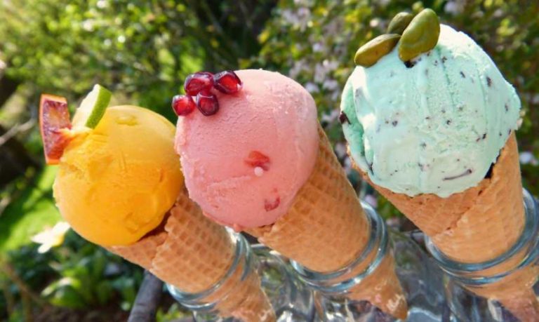 تناول المثلجات.. يضر أم يفيد صحة الإنسان؟