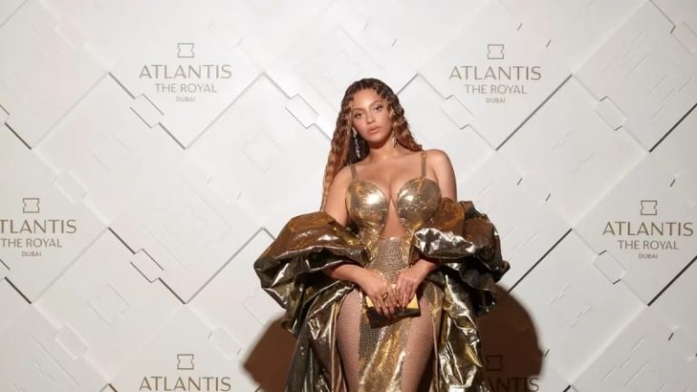 بعد إتهامها بالتهرب الضريبي.. بيونسيه ترد