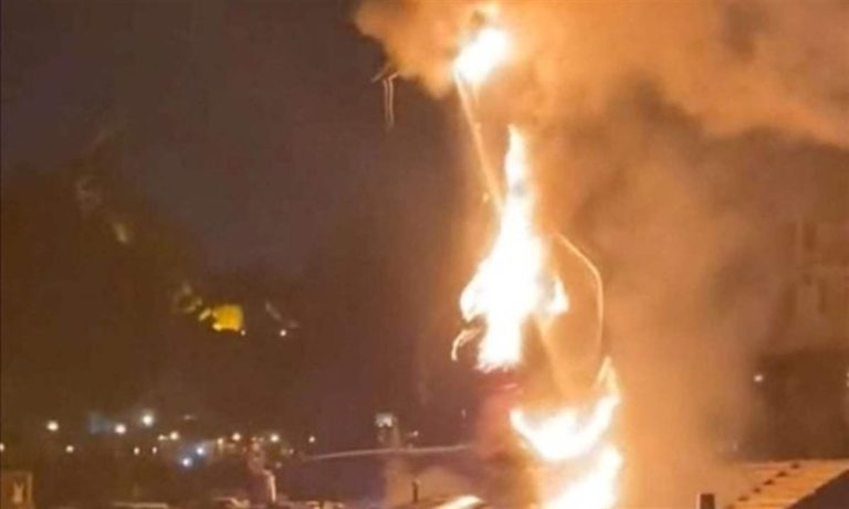 بالفيديو.. حريق في ديزني لاند