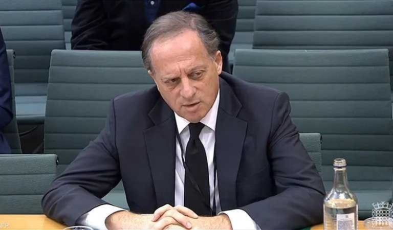 “قرض جونسون” يطيح برئيس “بي بي سي”