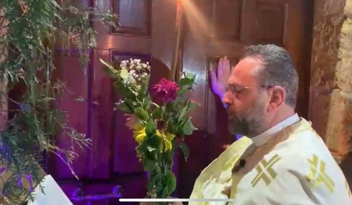 صور تحتفل بعيد الفصح