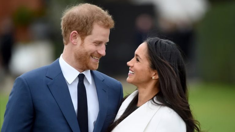 بالفيديو.. هاري يفشل في خطف “القبلة” من ميغان