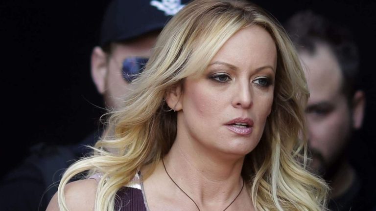 الممثلة الإباحية: ترامب هددني