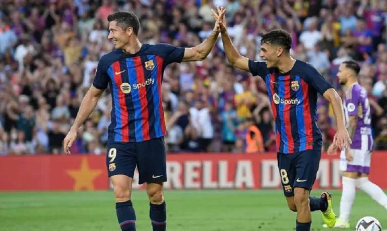 ليفاندوفسكي يقود برشلونة للفوز على إلتشي