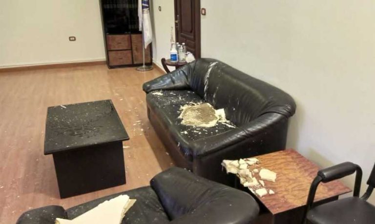 إنهيار سقف مكتب محافظ النبطية